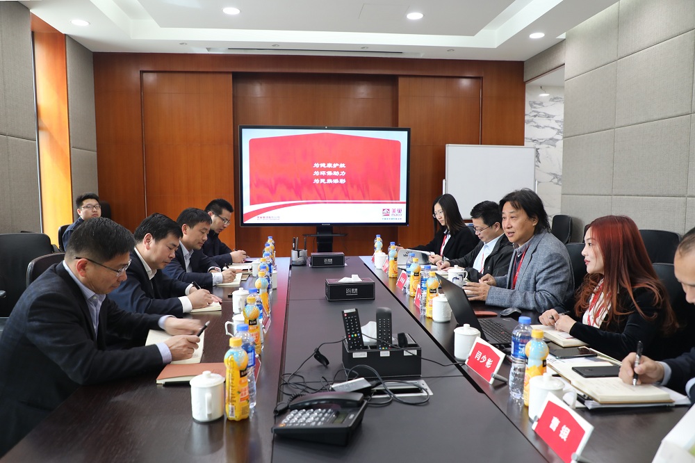 武汉市蔡甸区区长郝胜勇莅临凯发·k8国际(中国)首页登录
参观调研