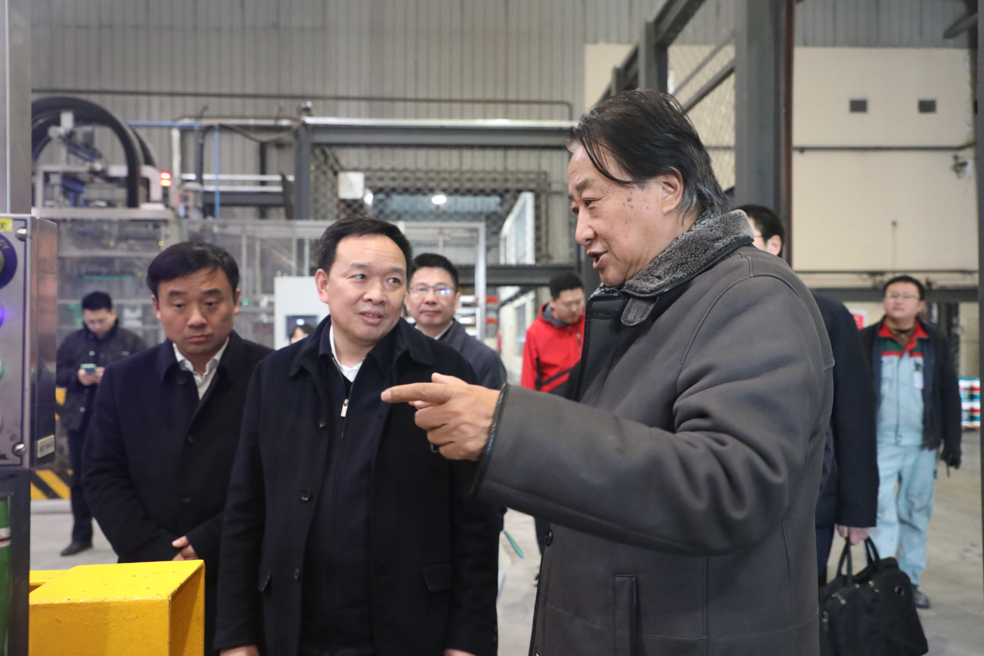 武汉市蔡甸区委书记余从斌一行莅临凯发k8北京总部参观指导
