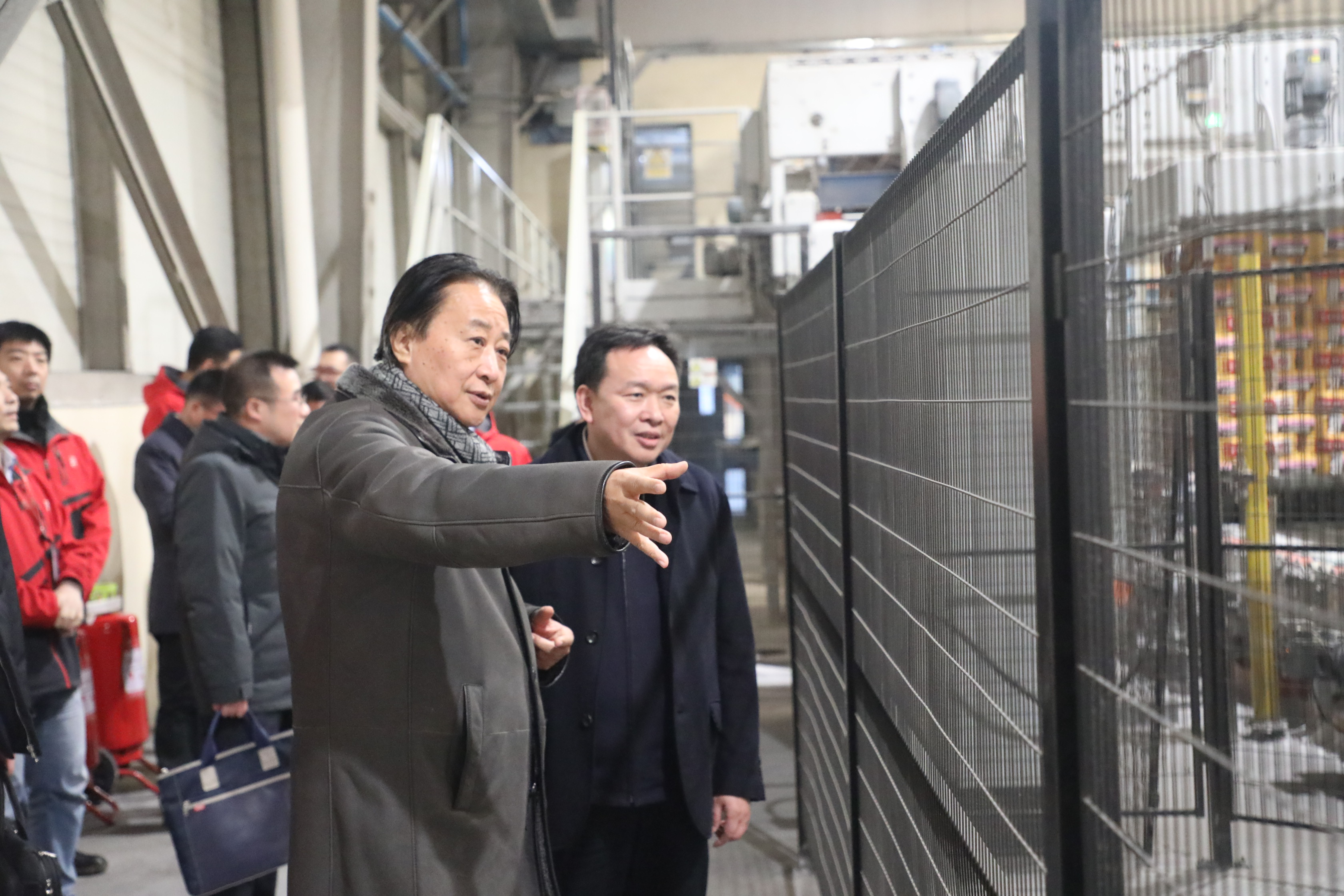 武汉市蔡甸区委书记余从斌一行莅临凯发k8北京总部参观指导